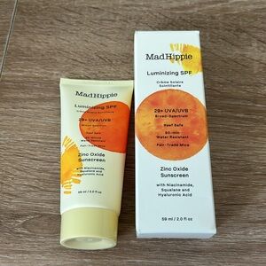 Madhippie luminizing spf zinc oxide sunscreen